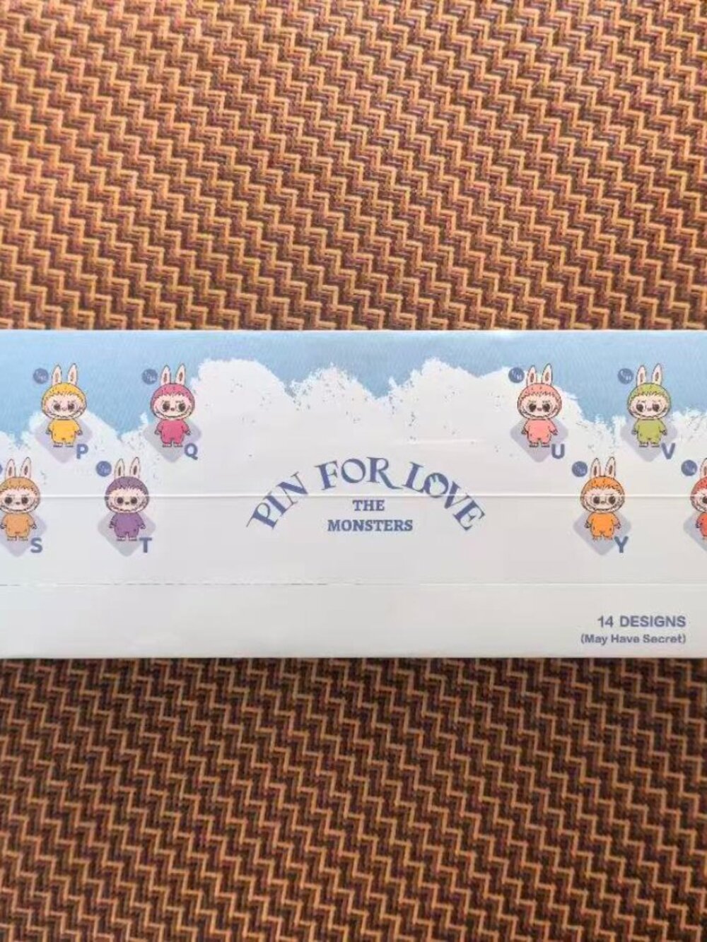 【Pin For Love sealed box】 labubu 4.0 Pin For Love series full case sealed box - Picture 4 of 4
